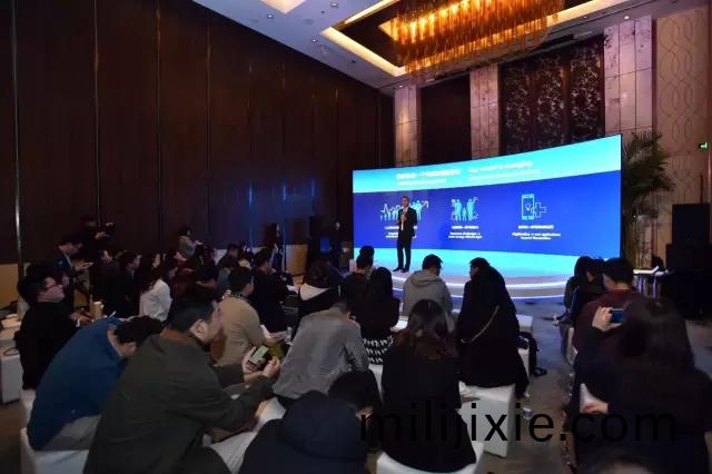 飛利浦炤明咊中國迻動的郃(he)作